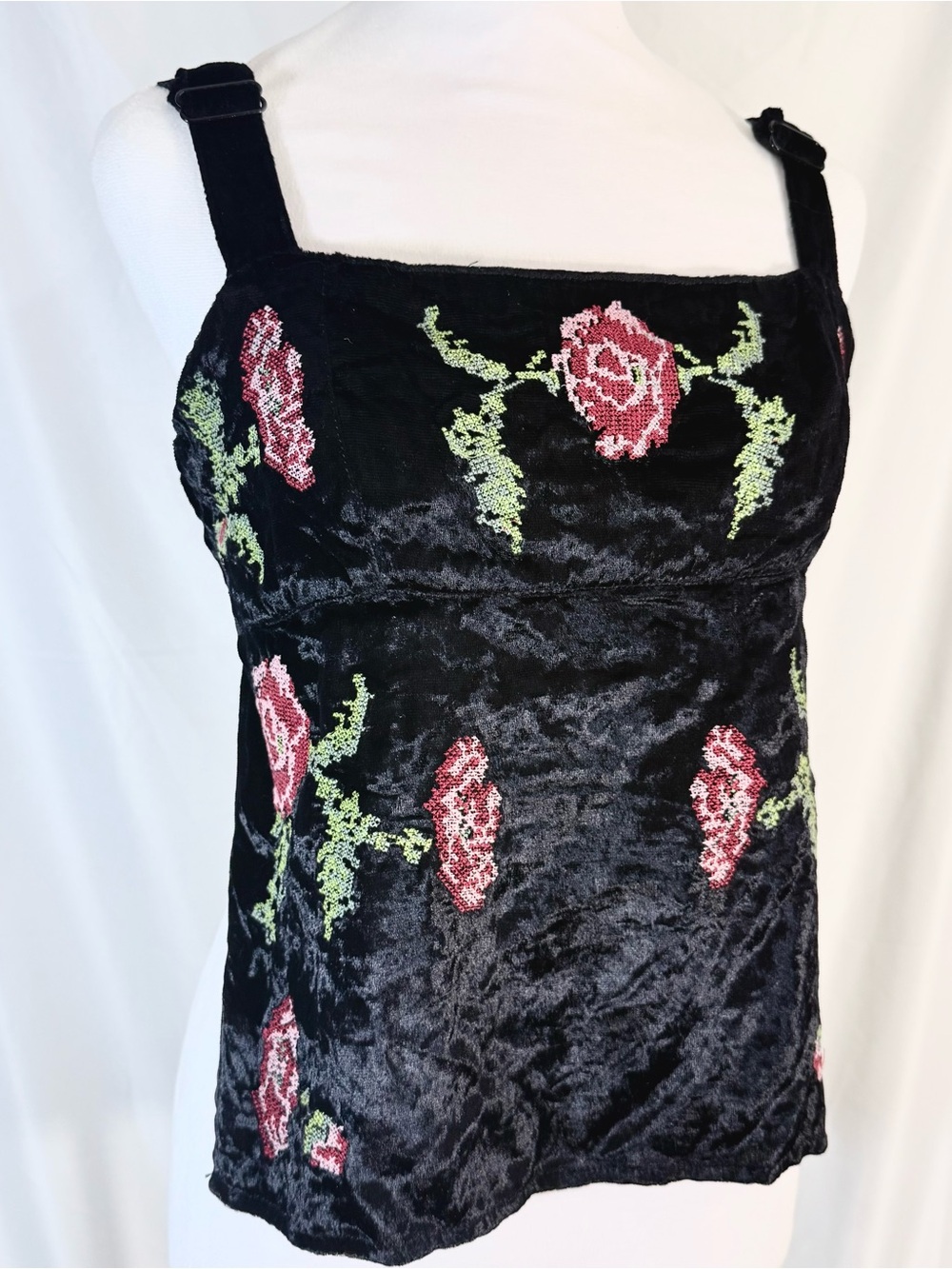 UO Kimchi Blue “Jana” Crushed Velvet Cropped Embroidered Tank Top With Open Back - Picture 5 of 13